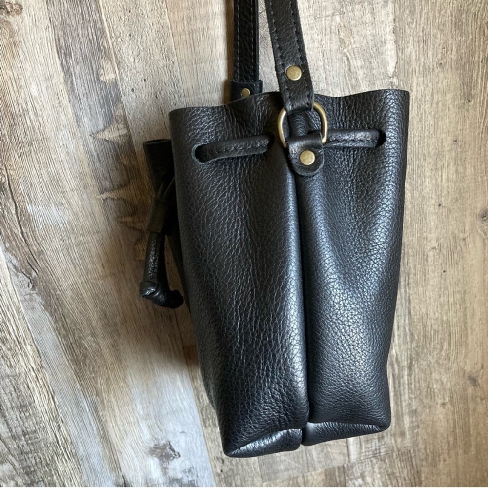 Portland Leather Black Pebbled Leather Bucket Bag - Picture 8 of 10